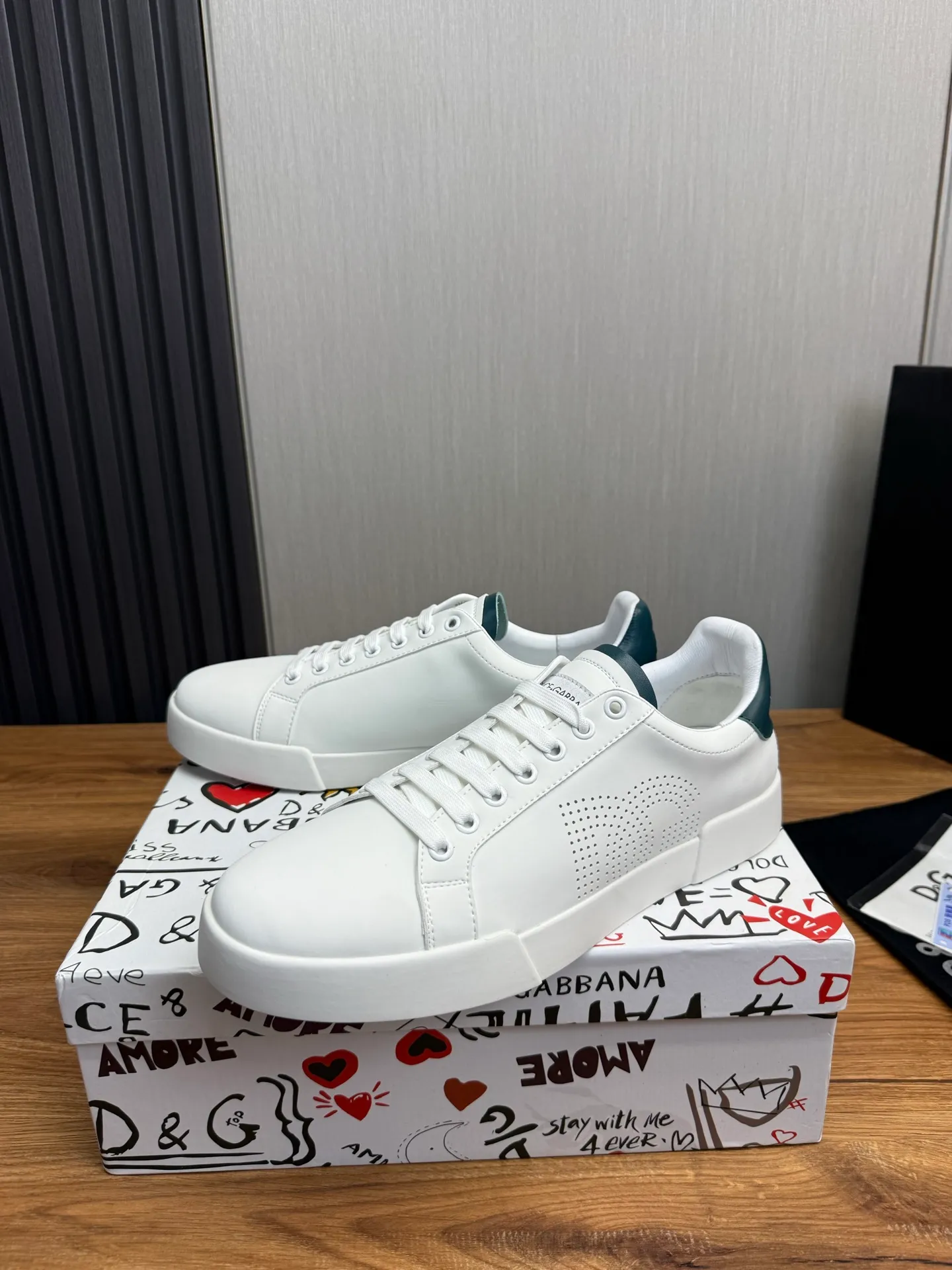 Men's men's shoes💰460💰Dolce & gabbana (DG) official website synchronized new models💥1 fashion hot models: 1 exclusive mold opening ✅ imported cowhide for the upper, unique brand style logo upper 💥sheepskin foot pads 🐑original private mold outsole ✔️36-44 (38.45 custom-made, non-refundable)